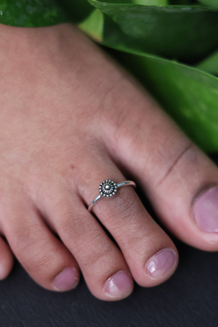 Minnal Toe Ring - TR019