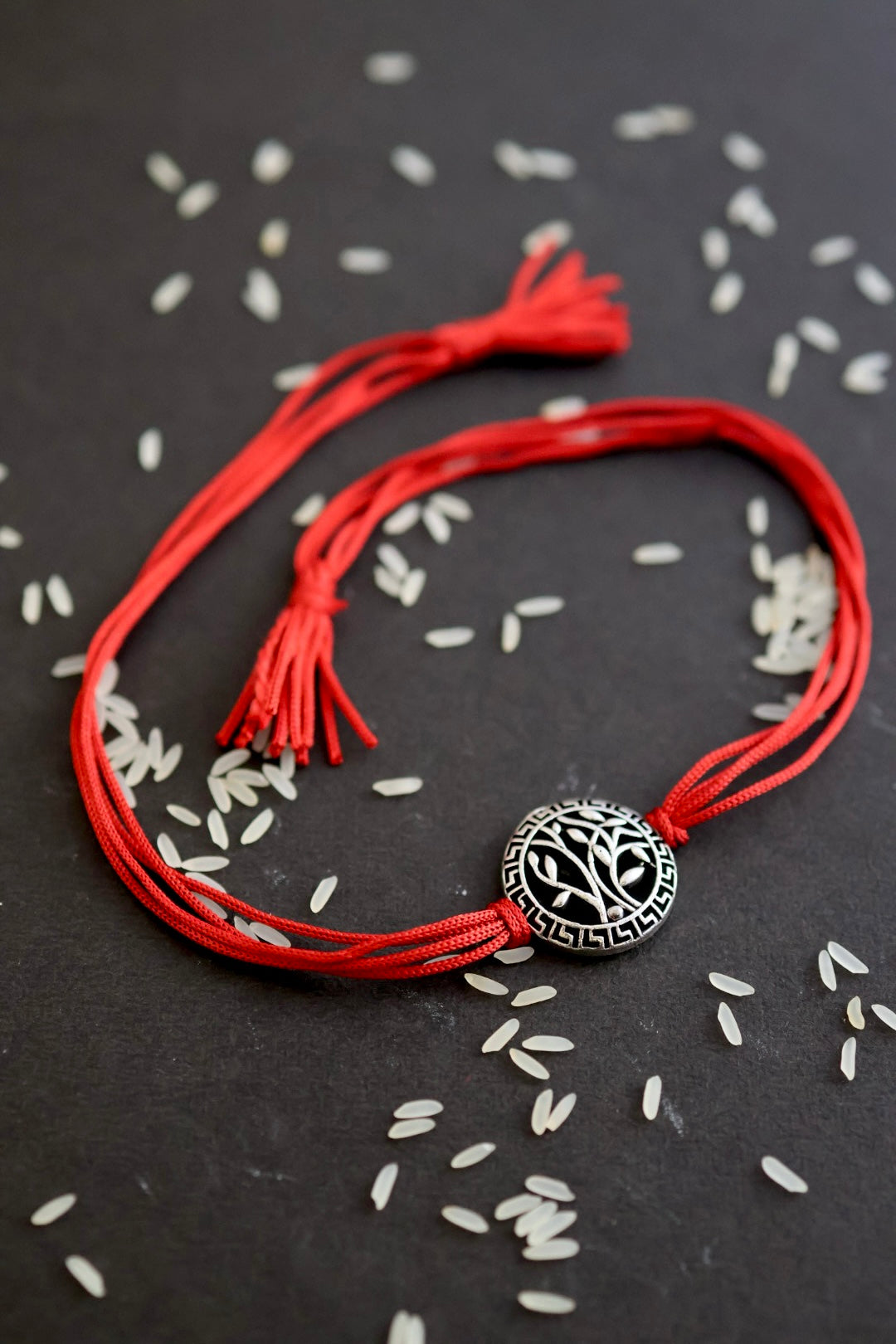 Bandham Rakhi  - Motif