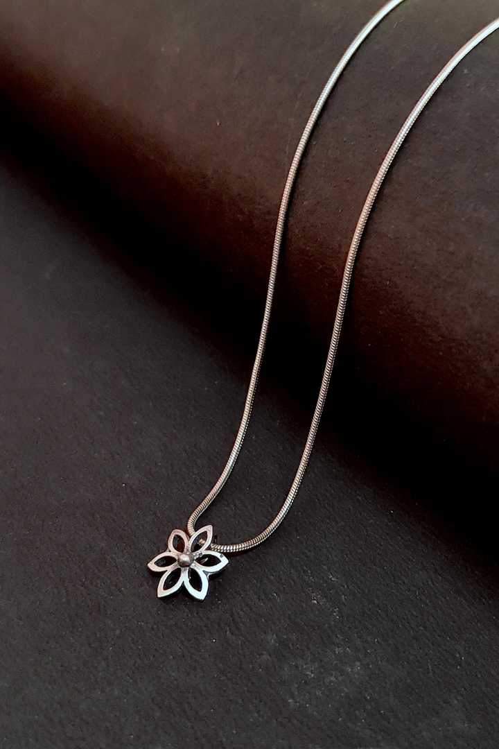 6 Petal Pendant