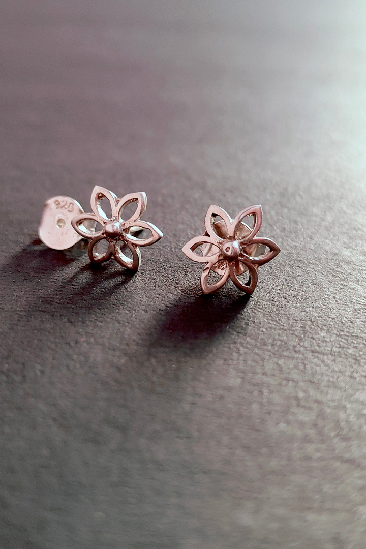 6 Petal Earing