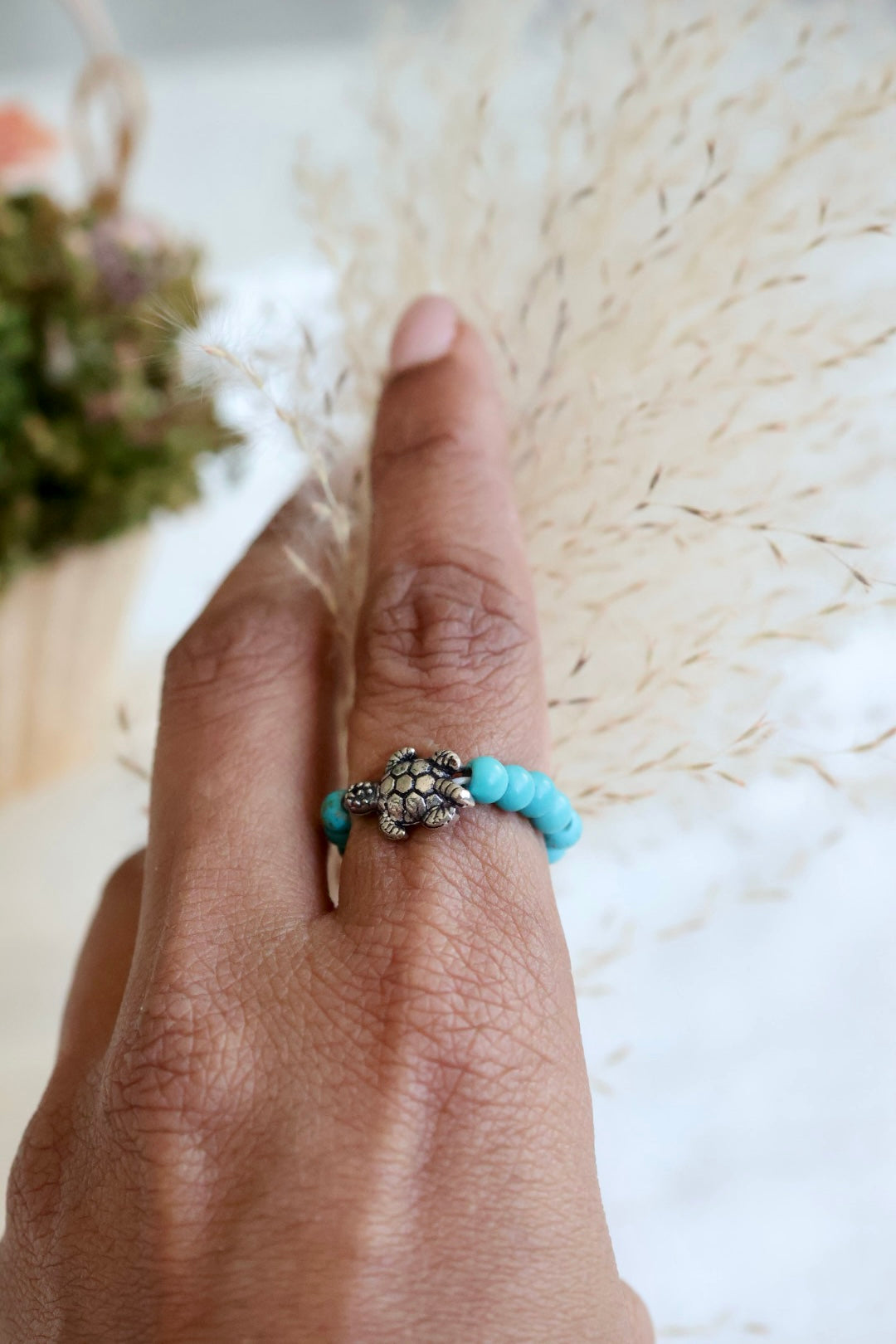 Turquoise bead finger ring